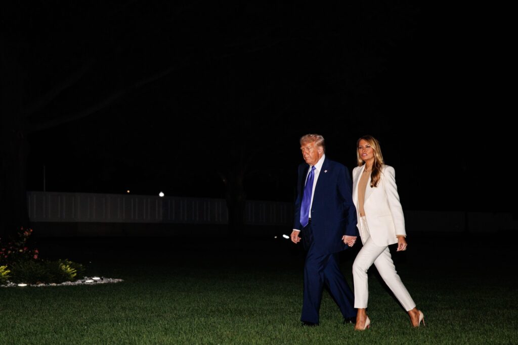 Trump critică dur reangajarea moderatorului Jimmy Kimmel /„Este doar o extensie a Partidului Democrat”