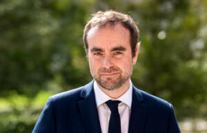 Premierul Sébastien Lecornu și-a depus demisia: între blocaj politic și apel la modestie colectivă