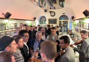 De la Cluj, Viktor Orbán îl felicită pe opozantul său, László Krasznahorkai, pentru Premiul Nobel