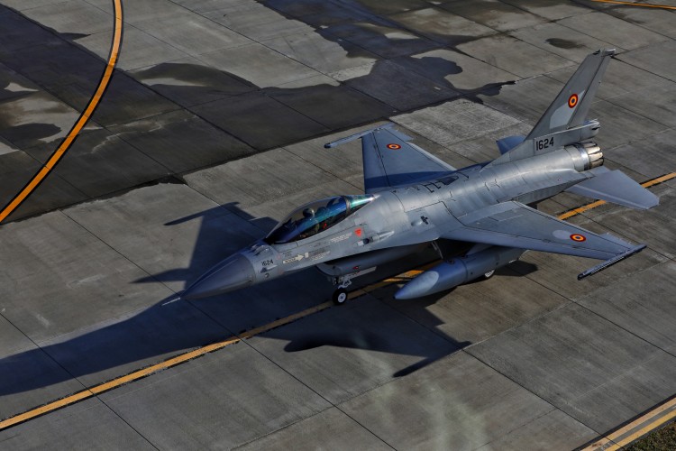 România are o încă o escadrilă de avioane F-16