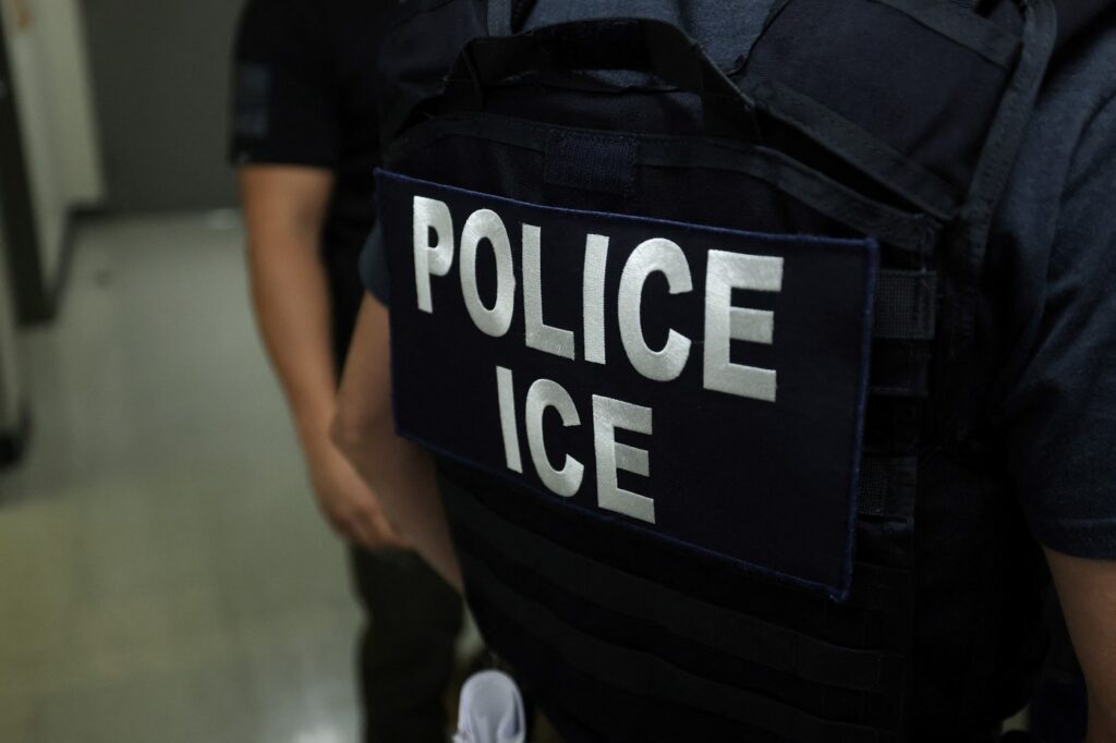 Apple elimină aplicațiile de urmărire ICE la presiunea Administrației Trump