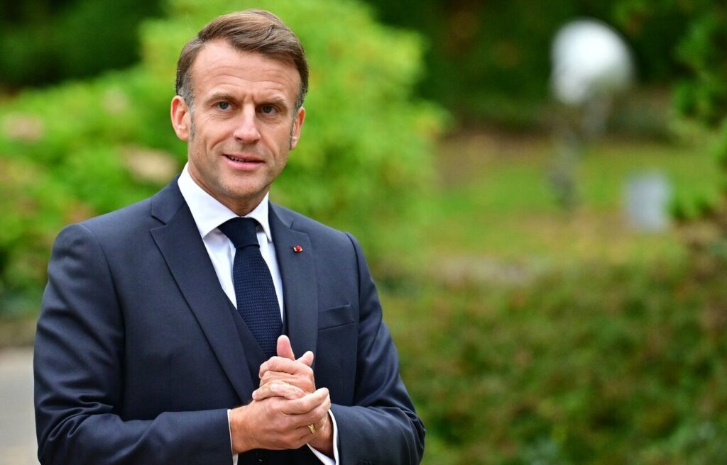 Opoziția din Franța solicită demisia lui Emmanuel Macron/ Președintele are în vedere organizarea unor alegeri anticipate