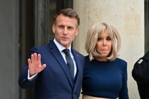 Una dintre cele mai importante reviste din Franța cere demisia lui Emmanuel Macron/ „Domnule președinte, plecați cu capul sus”