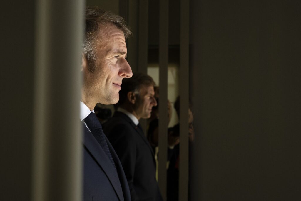 O pauză scumpă în criza politică din Franța. Administrația Macron produce daune pe termen lung