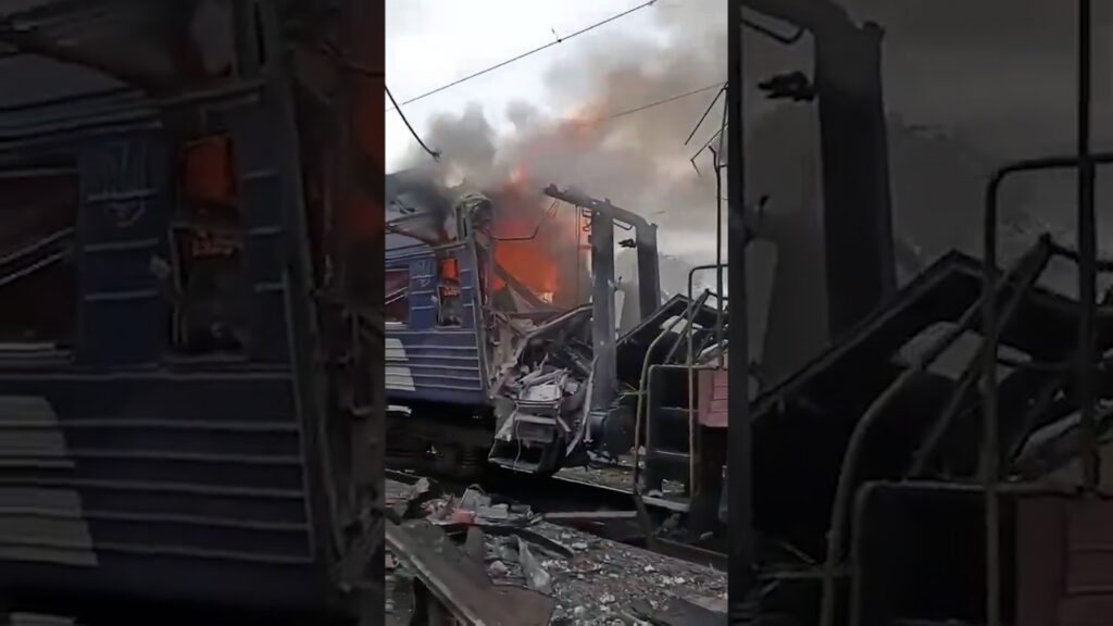 Rusia a lovit un tren de călători în regiunea ucraineană Sumî. Zeci de oameni au fost răniți