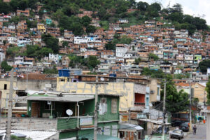Rio: Raid împotriva traficanților de droguri din favelele braziliene soldat cu peste 130 de morți