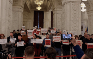 Angajații Parlamentului, protest împotriva Coaliției: „Cum ne-au luat ei nouă, ia-le, Doamne, lor”