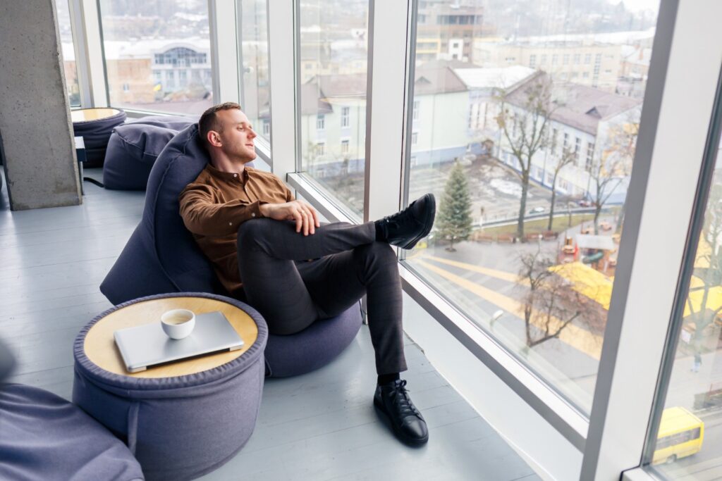 Izolarea fonică oferită de ferestrele PVC – Un somn liniștit