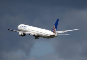 Iscusitul aviator impostor. Un pilot fără patalama a adus mii de pasageri teferi pe pământ
