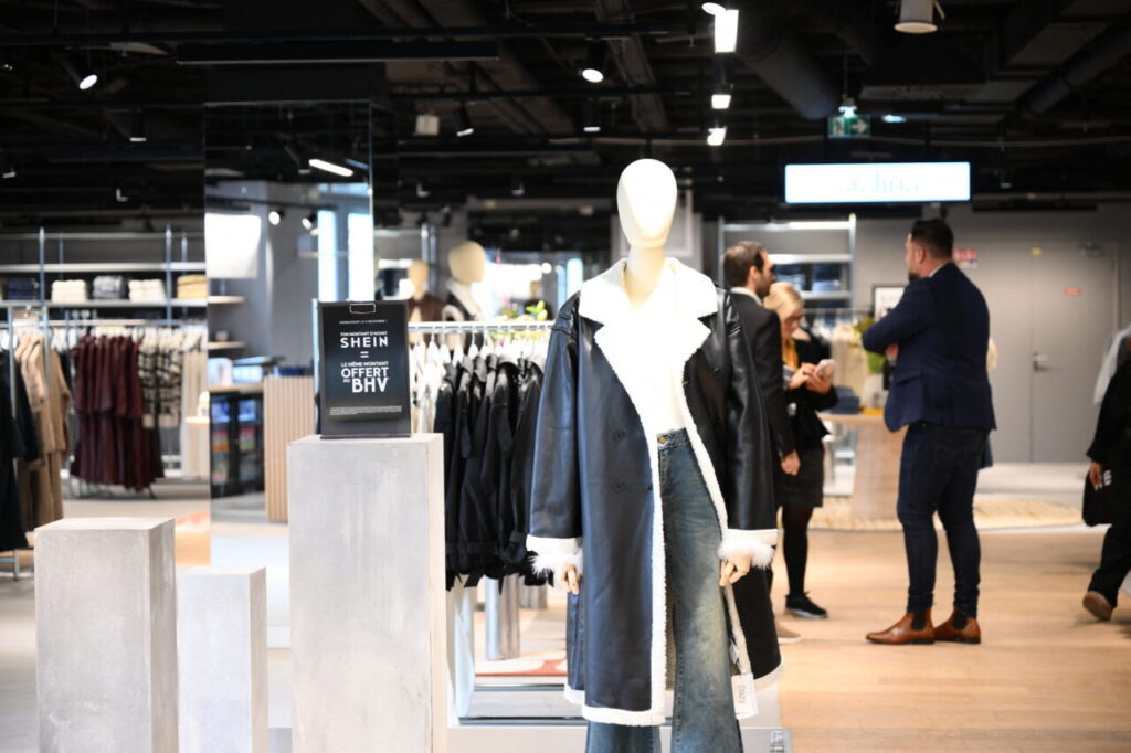 Premierul francez lansează procedura de suspendare a site-ului Shein pentru comercializare de păpuși sexuale cu înfățișare infantilă și arme