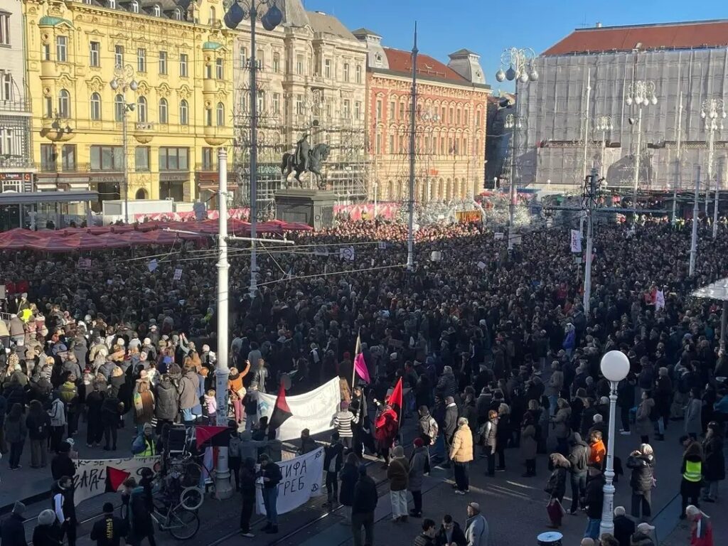 Proteste antifasciste masive la Zagreb pe fondul ascensiunii extremei drepte