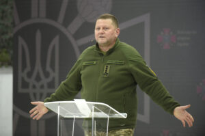 „Lupta lui Zelensky pentru supraviețuire este mai personală ca niciodată. Valeri Zalujnîi l-ar putea înlocui pe liderul de la Kiev”