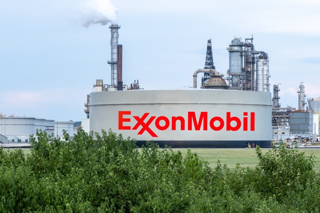 Americanii de la ExxonMobil vor să preia de la Lukoil unul dintre cele mai mari zăcăminte neexploatate de petrol din lume