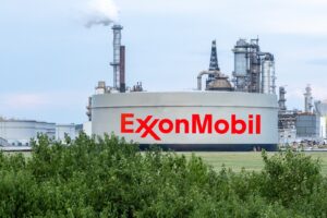 Americanii de la ExxonMobil vor să preia de la Lukoil unul dintre cele mai mari zăcăminte neexploatate de petrol din lume