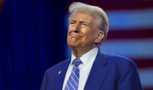 Trump reafirmă că Iranul va fi lovit „foarte puternic” dacă protestatarii vor fi uciși