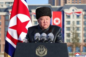 Kim Jong-un a inaugurat un cartier de lux în Phenian pentru familiile soldaților uciși în Ucraina. Cine a fost alături de liderul nord-coreean
