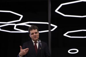 Nicușor Dan le cere românilor să pună presiune pe decidenții politici